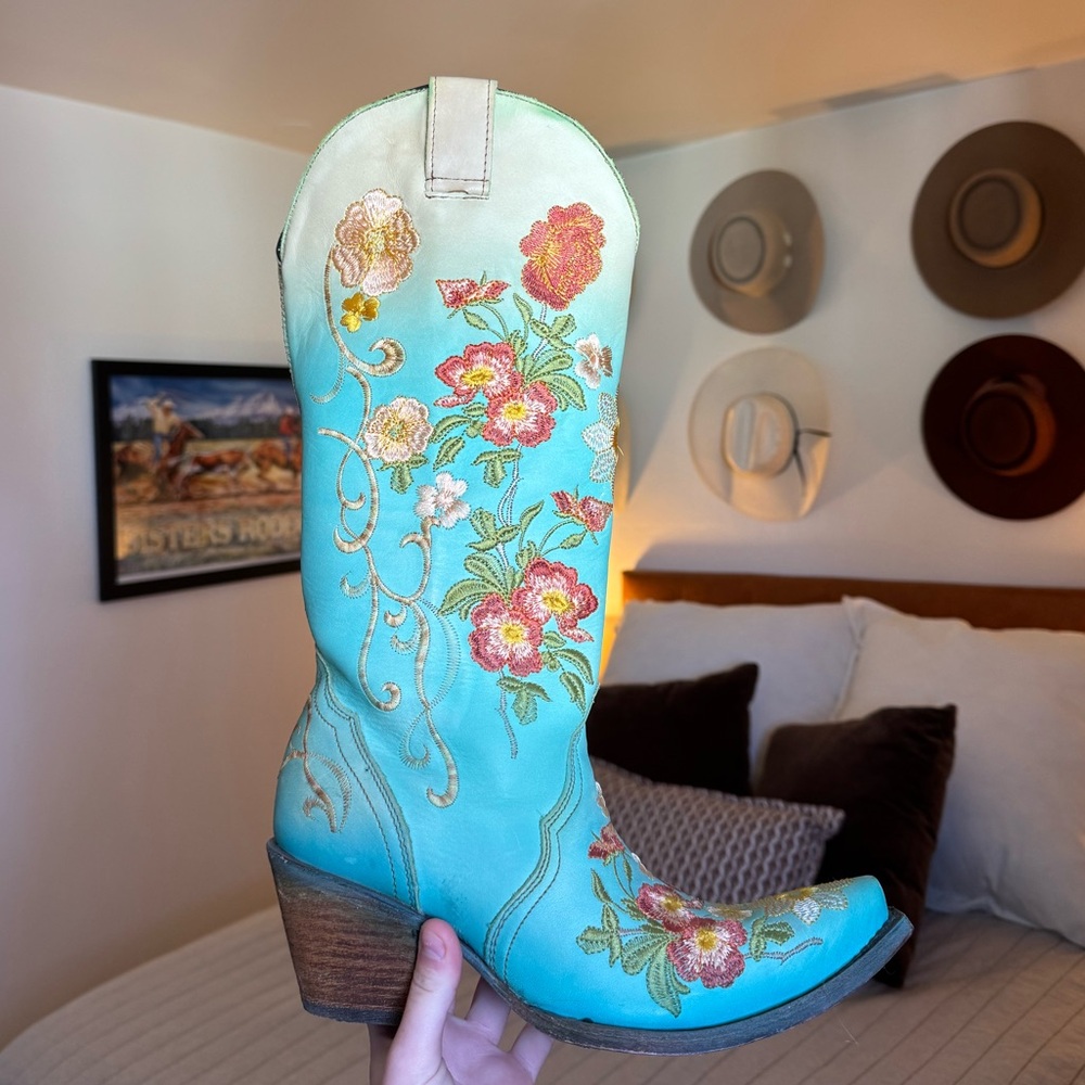 Corral Floral Embroidered Turquoise Cowboy Boot